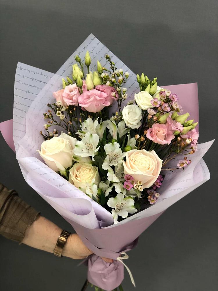 Букет цветов из: Альстромерии, Розы и Лизиантусы в Увельском