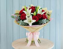 Букет цветов из:  Лилии и Розы в Увельском