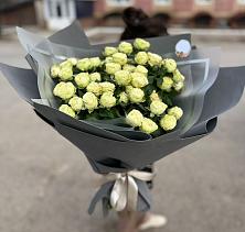 Букет Белые кустовые розы Солинеро в Увельском