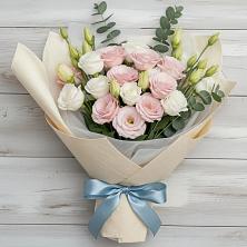 Букет цветов из:  Лизиантусы в Увельском