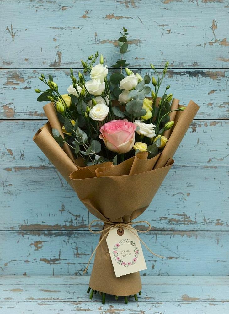 Букет цветов из: Розы и Лизиантусы в Увельском