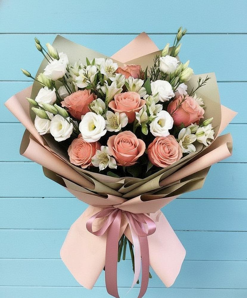 Букет цветов из: Розы, Альстромерии и Лизиантусы в Увельском