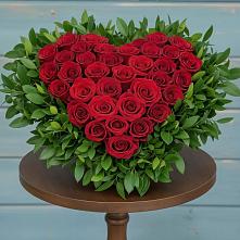 Цветочная композиция из Розы в виде сердца в Увельском