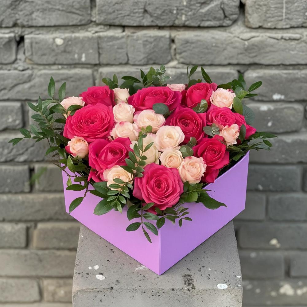Цветочная композиция из Розы в коробке в Увельском