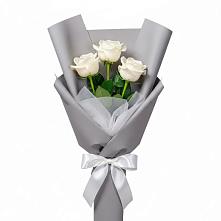 Букет 3 белые розы в Увельском