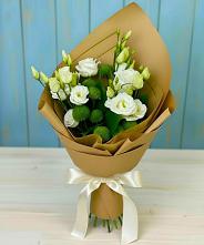 Букет цветов из:  Хризантемы и Лизиантусы в Увельском