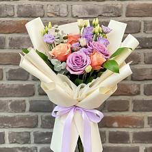 Букет цветов из:  Лизиантусы и Розы в Увельском