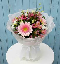 Букет цветов из:  Герберы, Альстромерии и Лизиантусы в Увельском