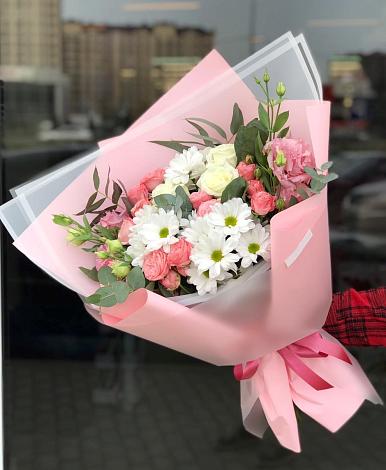Букет цветов из: Розы, Лизиантусы и Хризантемы в Увельском