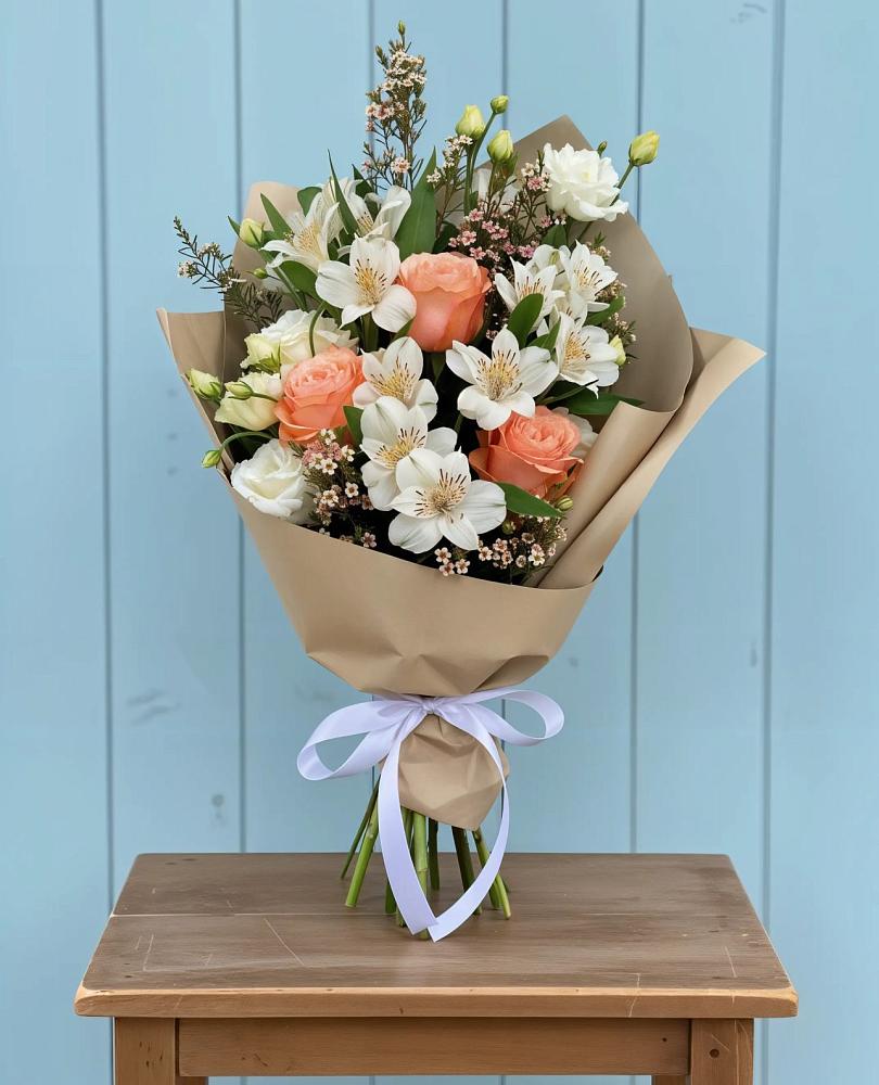 Букет цветов из: Альстромерии, Лизиантусы, Розы и Хризантемы в Увельском