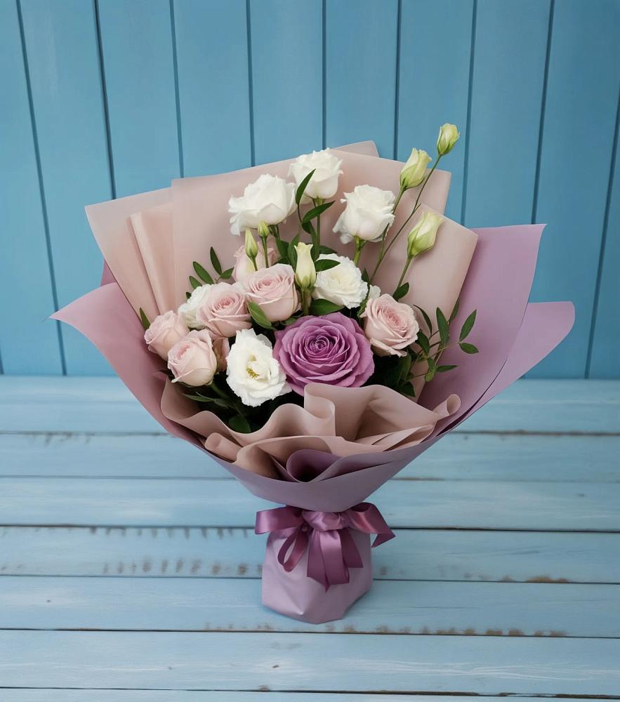 Букет цветов из: Розы и Лизиантусы в Увельском